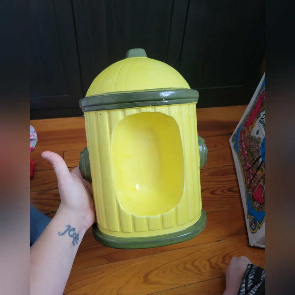 ❤️🩷❤️Super Rare yellow green fire hydrant dog bowl Canine Cafe 1995